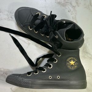 Converse All-Star Leather Chuck Taylor Hi-Tops